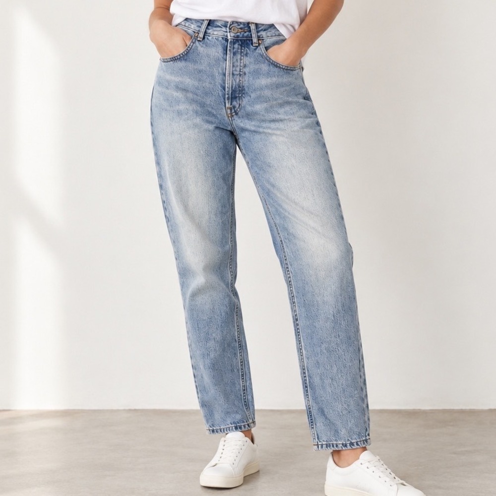 Everlane The Curvy 90s Cheeky Straight Jean Organic Cotton Light Wash 25 Crop B4
